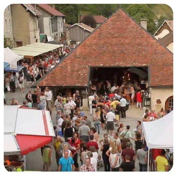 Marché nocturne de Belvoir