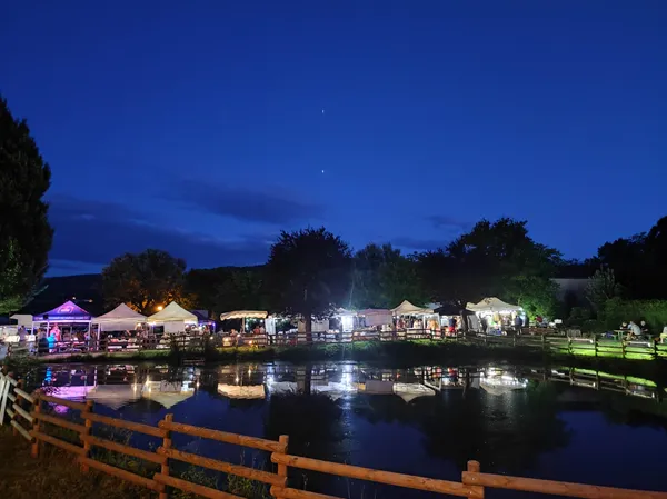 Marché nocturne à Bussières