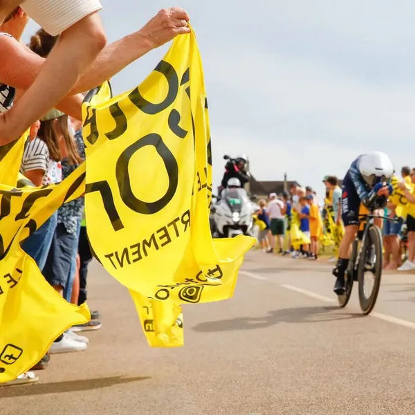 Tour de France femmes avec Zwift en Côte-d'Or