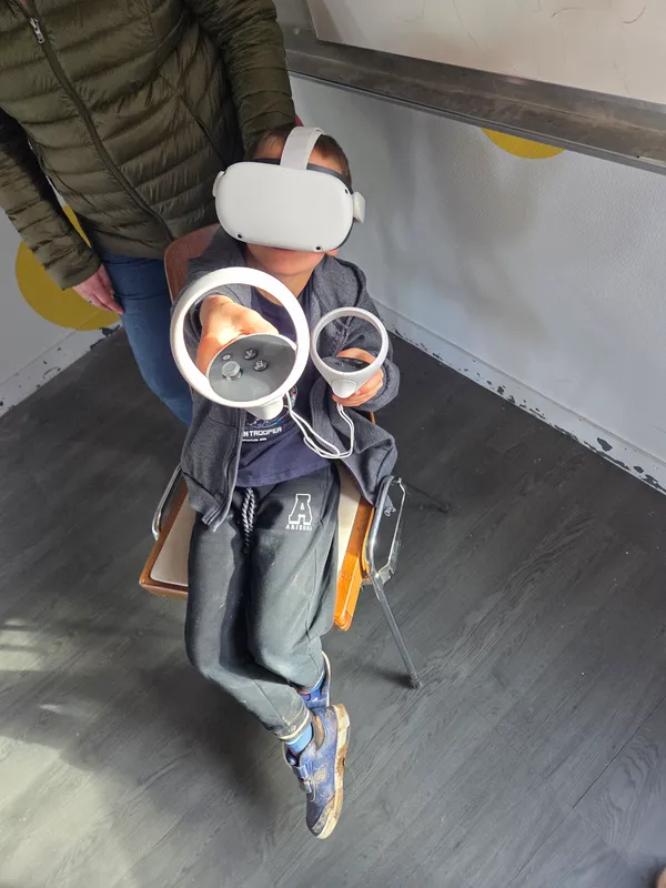 Atelier numérique : casque VR et robots