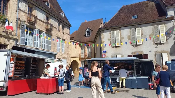 Marché hebdomadaire d'Arnay-le-Duc