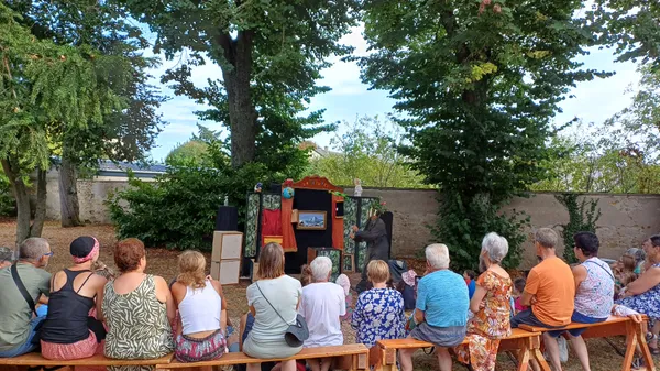 Spectacle à l'occasion de "Quartiers en fête" par la médiathèque de Fourchambault