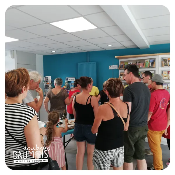 Pots d'accueil pour les touristes