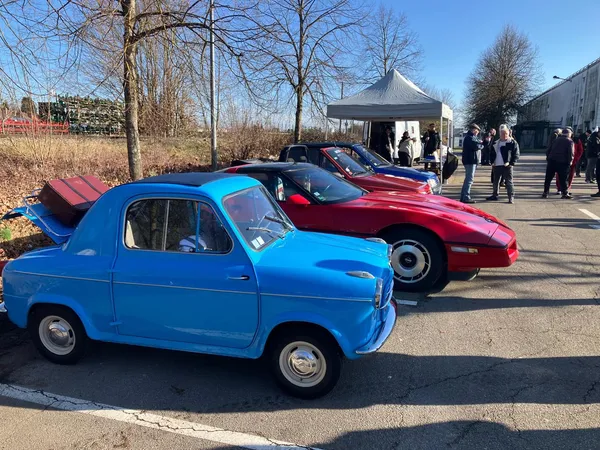 Rassemblement de voitures anciennes