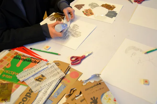 Musée de l'Abbaye - Atelier : Tableau en papiers déchirés