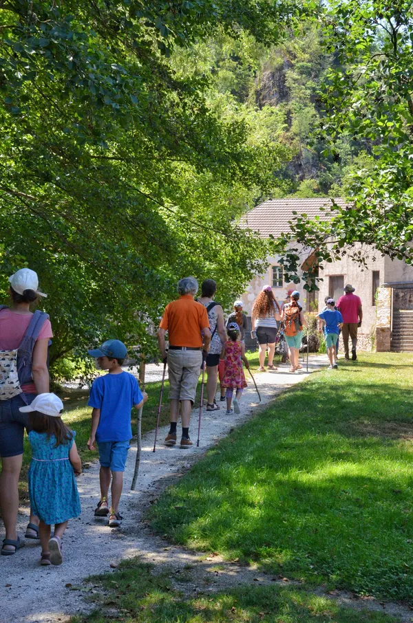 Annulée - 10 juillet, Balade commentée - À la découverte de la vallée du Cousin, le long du chemin bleu