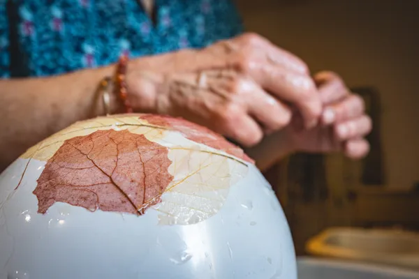 Atelier des Savoir-Faire - Graines d'artisans : Papier végétal et impression florale