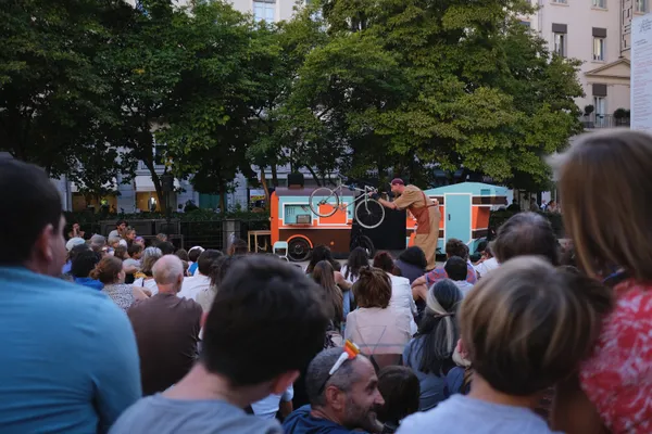 Spectacle Biclou et atelier de répration vélo participatif