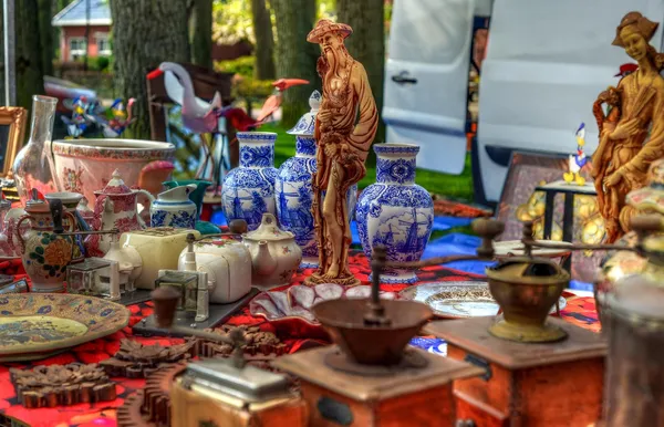 Brocante et marché artisanal