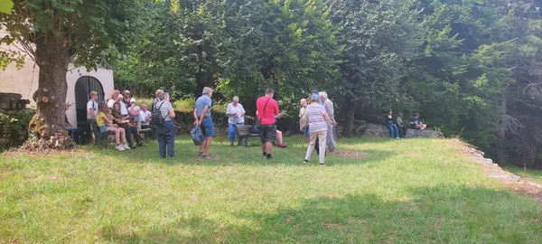 Les Rendez-vous du Terroir: Balade commentée entre village et forêt à La Roche Morey