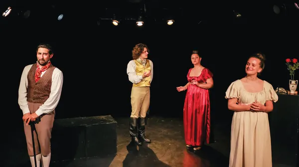 Théâtre : La suite d'un bal masqué