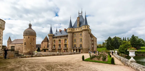 Visite guidée des extérieurs du Château de La Clayette