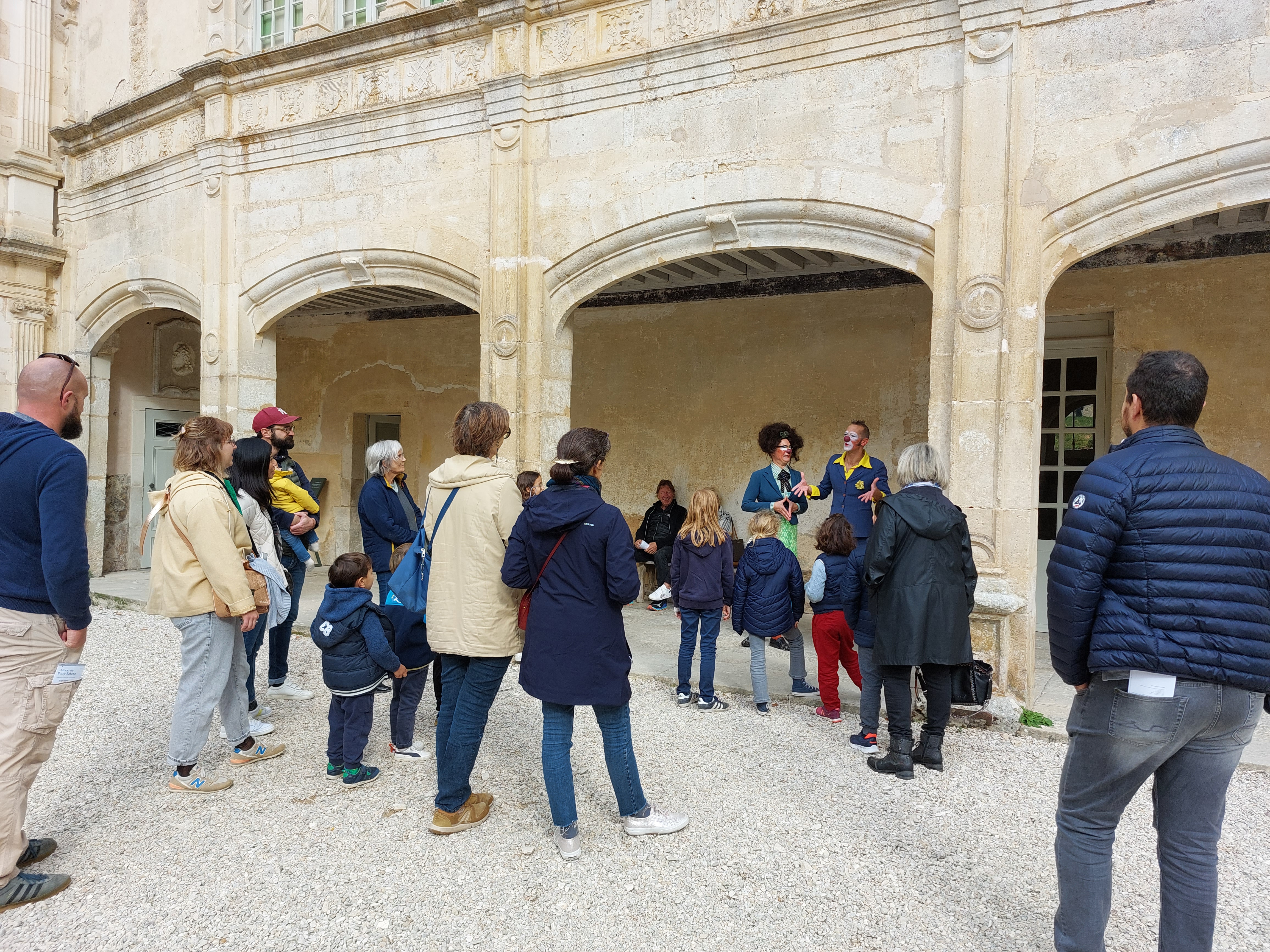Monument Jeu d'Enfant : Les Musées aux clowns chez Bussy