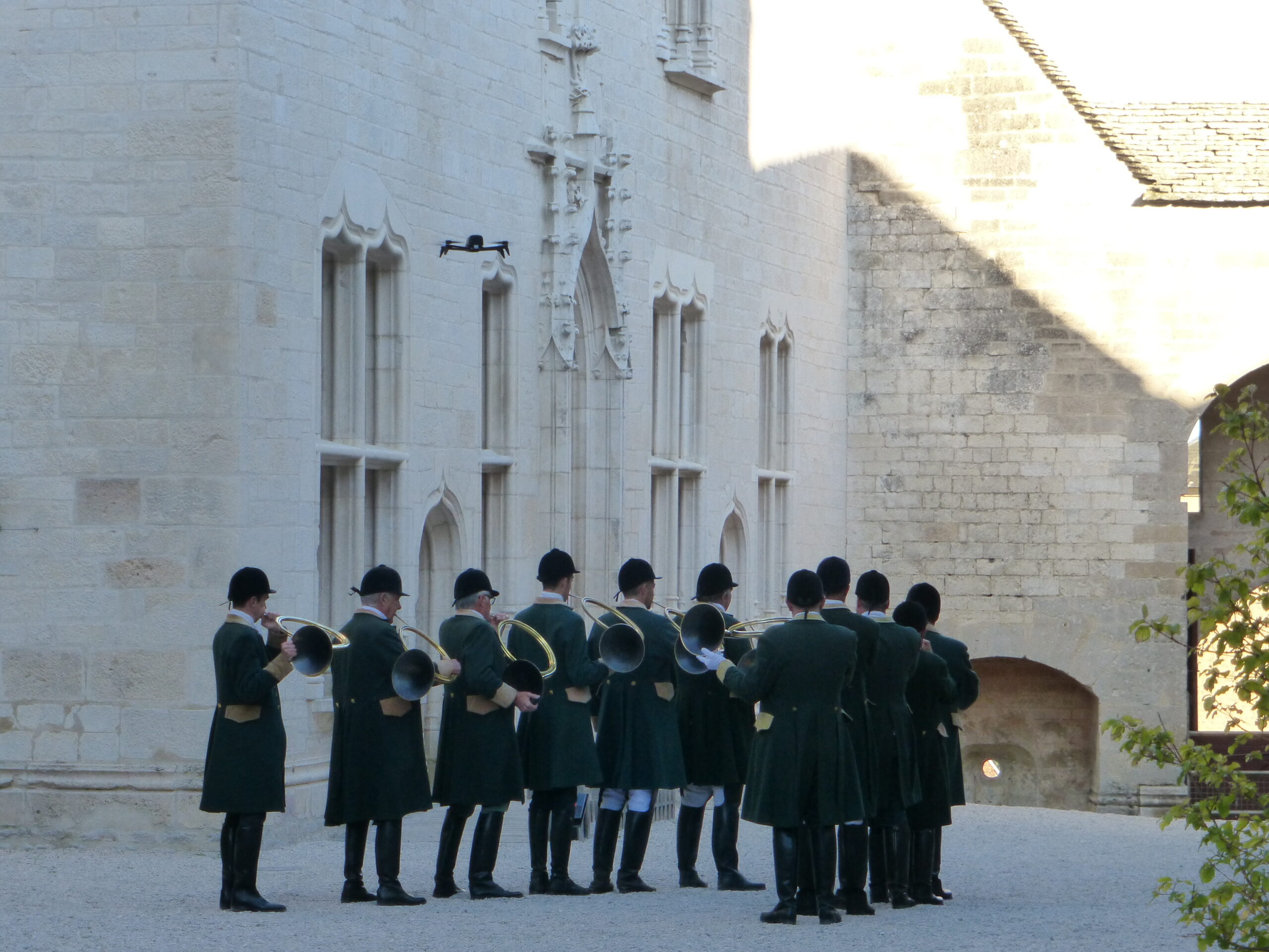 Saint-Hubert et les Trompes de la Vallée de l'Ouche au château de Châteauneuf