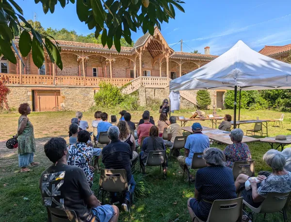 Visite d'1h15 du "Petit château de Montaigre"
