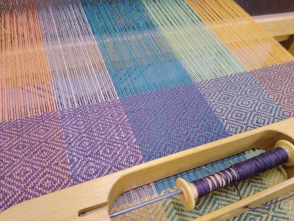 Stage de tissage : écharpe ou tour de cou