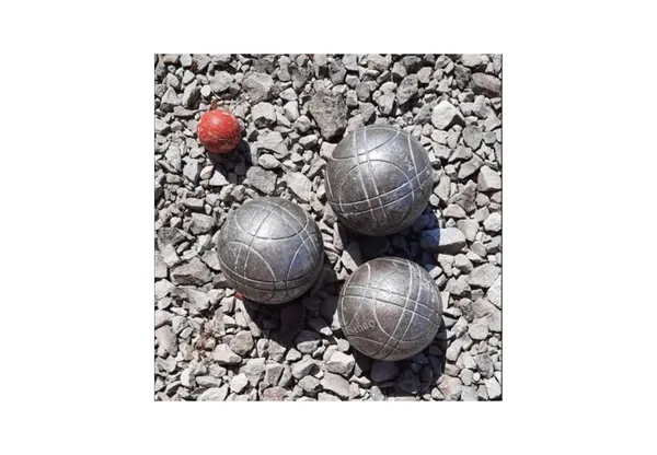 Concours de pétanque