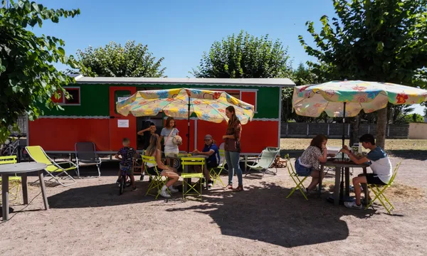 La roulotte dans les quartiers de Varennes Vauzelles