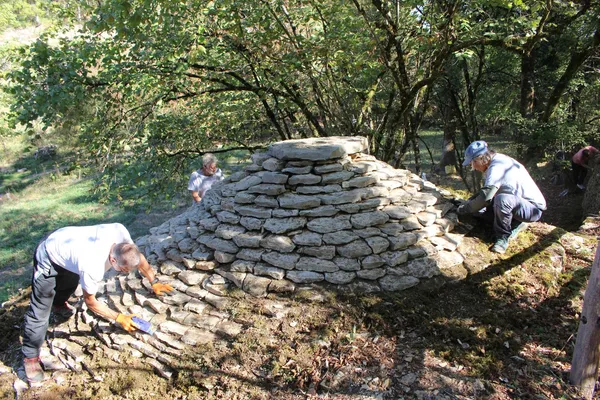 Stage sur la construction en pierre sèche