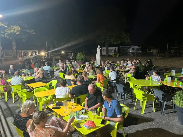 Dîner spectacle au camping