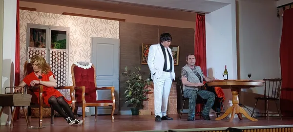 Théâtre "A Qui la vache" et "Diagnostic réservé"