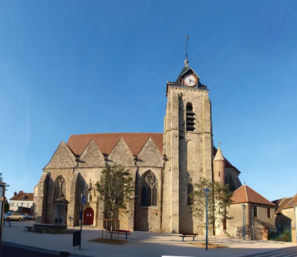 A la découverte de … Villeneuve -la-Guyard et son église