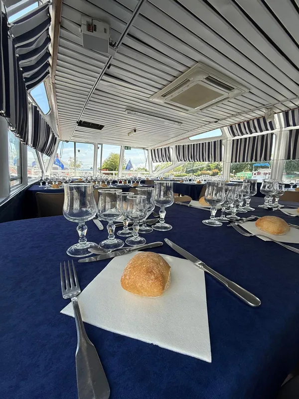 Déjeuner croisière