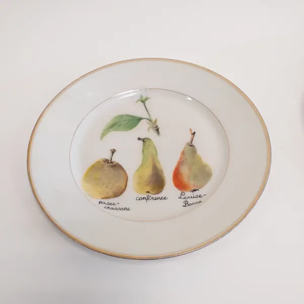 Atelier décor sur assiette à dessert ancienne