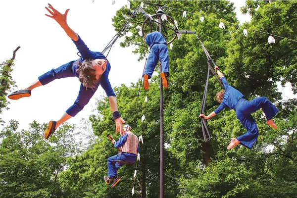Comme le vent : une aventure dansée pour les tout-petits