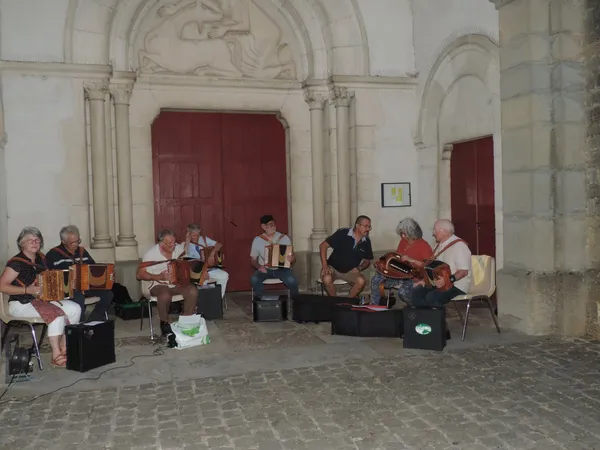Flânerie Nocturne dans le bourg médiéval de Buxy