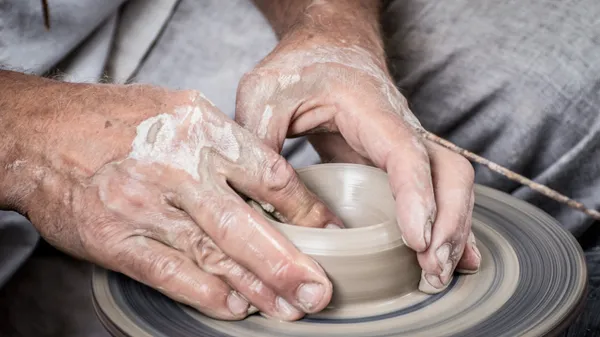 Marché de producteurs locaux et atelier poterie