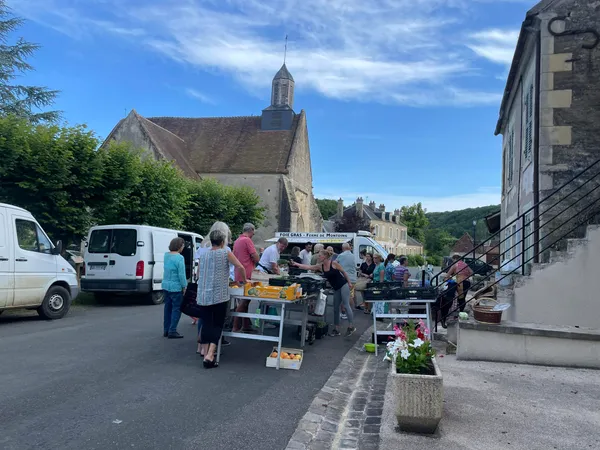 Marché hebdomadaire à Cessy-les-Bois