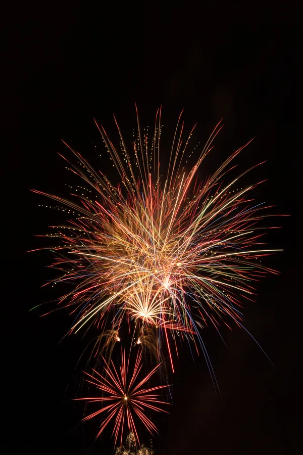 Feu d'artifice au port du canal