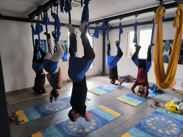 Retraite Yoga Aérien & Bien-être : Immersion Sérénité dans le Jura