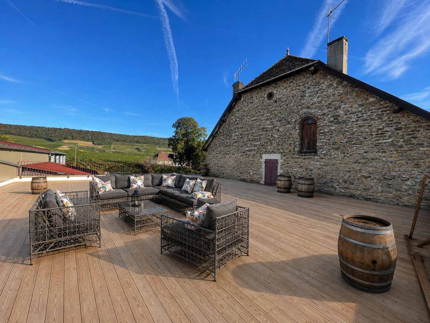 Apéritif sur la nouvelle terrasse panoramique du domaine