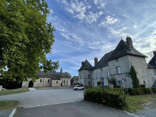 Visite de la mairie et de l’église de Liginiac