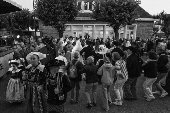 Ouvrons le bal