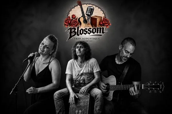 Blossom guitare voix en concert à Amilly