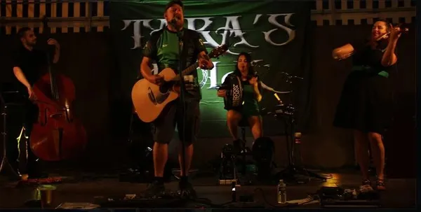 Tara's Folk en concert