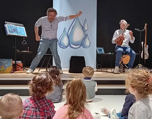 A contes-gouttes