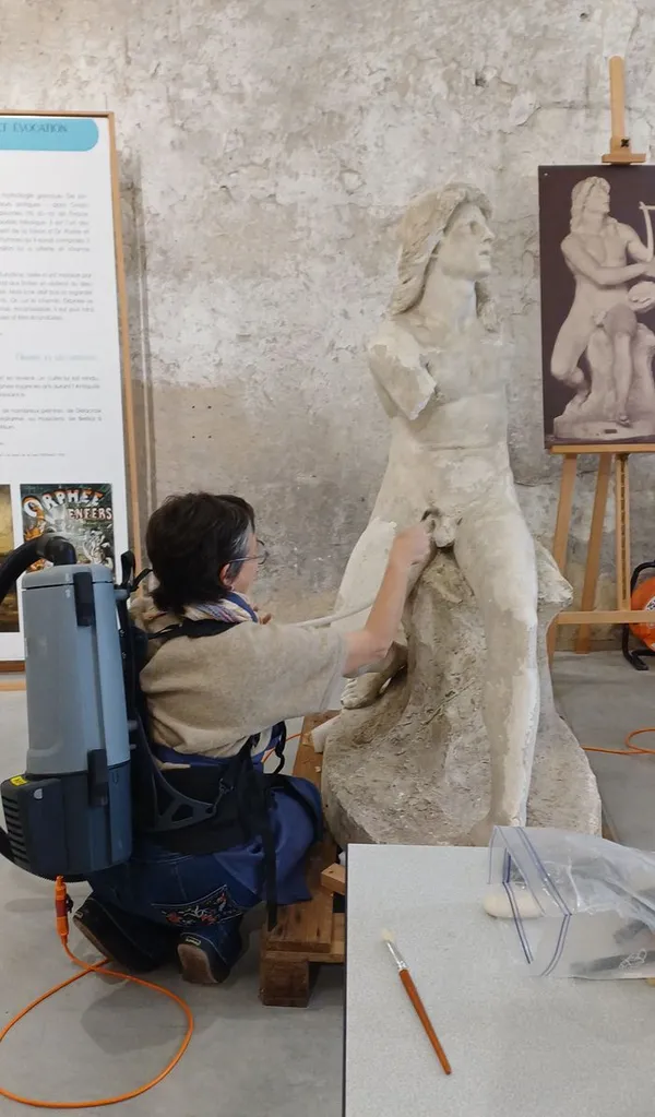 Restauration en public d'Orphée : rencontre avec la restauratrice Marie Gouret