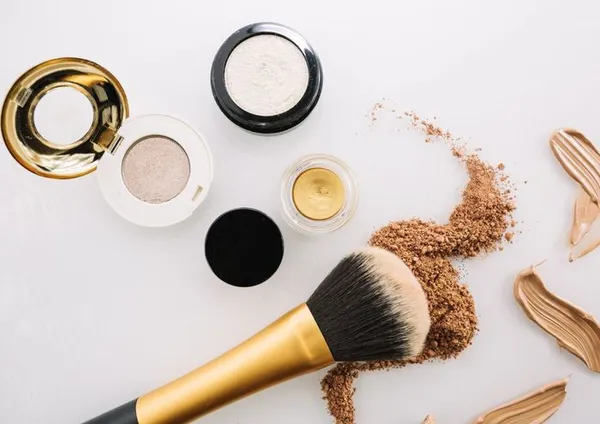 CréAtelier : maquillage créatif et naturel fait maison