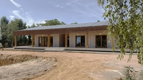 Visite architecturale d'une maison bioclimatique