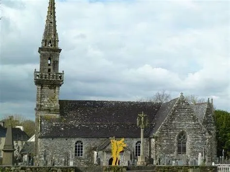 Visite de l'église de Saint-Cadou, à Sizun