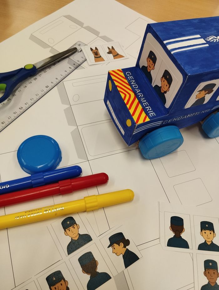 Atelier ma voiture de gendarme