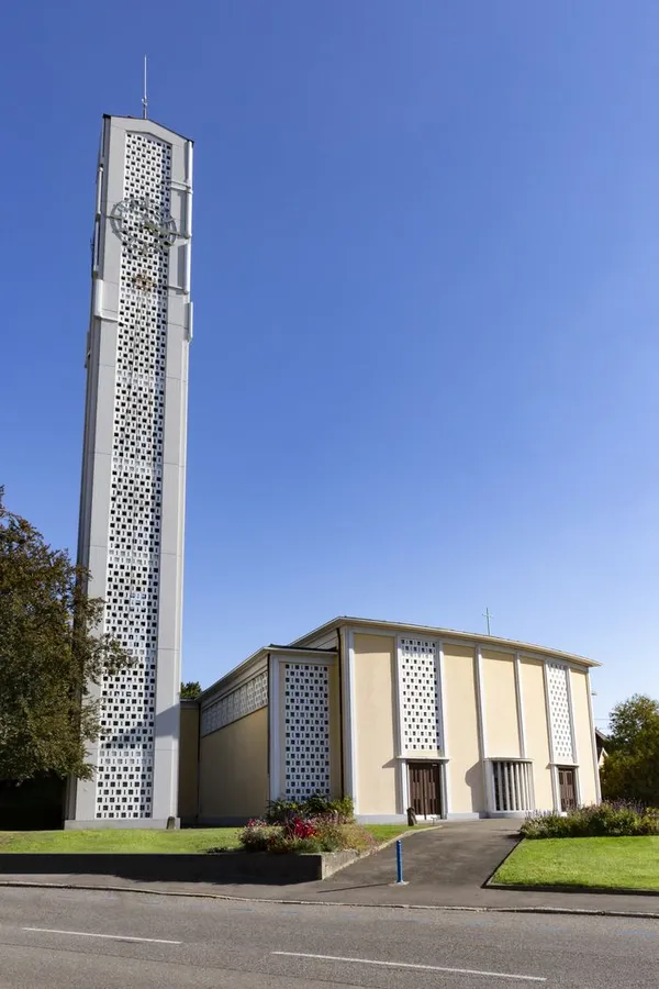 Découverte libre d'une église contemporaine