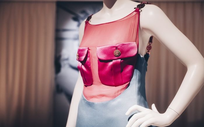 On a vu et aimé l’expo « Gianni Versace Retrospective », au musée Maillol