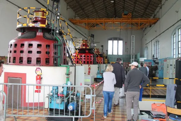 Visite de la centrale hydroélectrique de Bourg-et-Comin