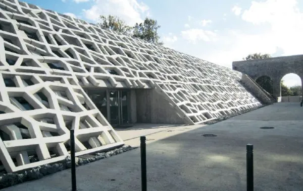 Visite : Étonnante bibliothèque universitaire !