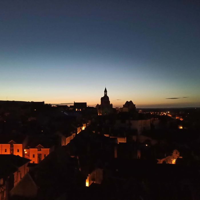 Lever du soleil depuis le clocher de l'église Saint-Thibault